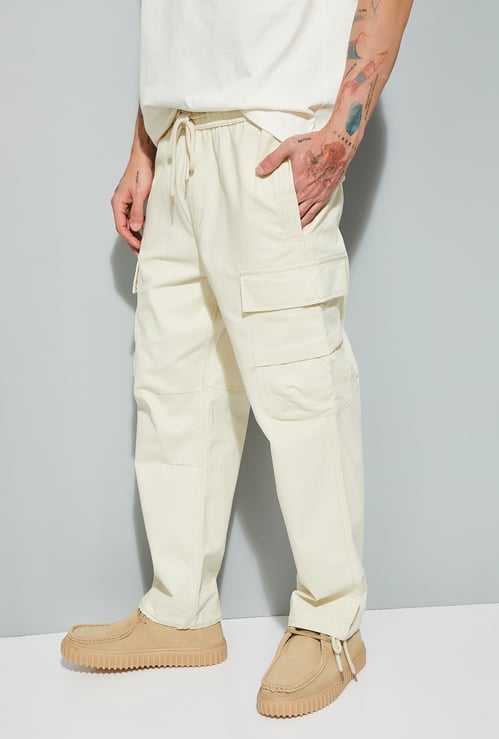 URB_N Men Solid Cargo Trousers