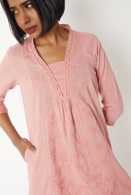 Women Embroidered Straight Kurta
