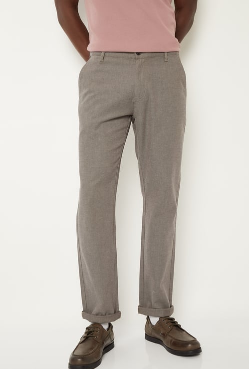Men Solid Slim Fit Trousers