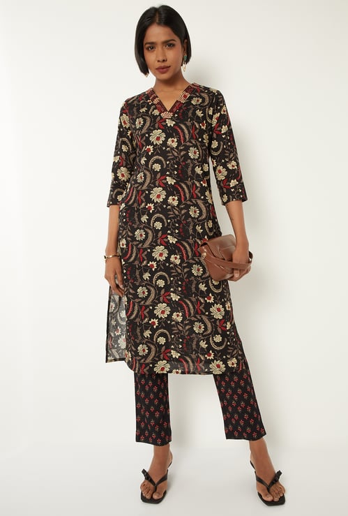 Women Printed Straight Kurta Set