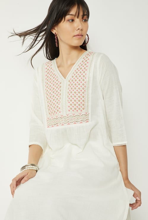 Women Yoke Embroidered Straight Kurta