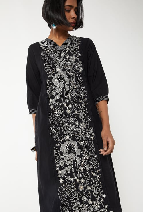 Women Embroidered Straight Kurta