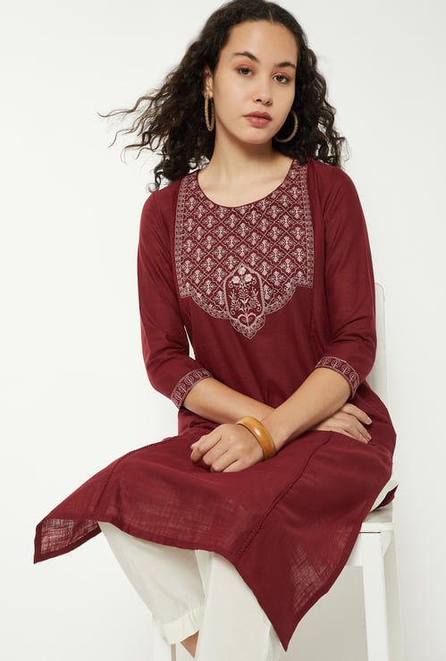 Women Embroidered Straight Kurta