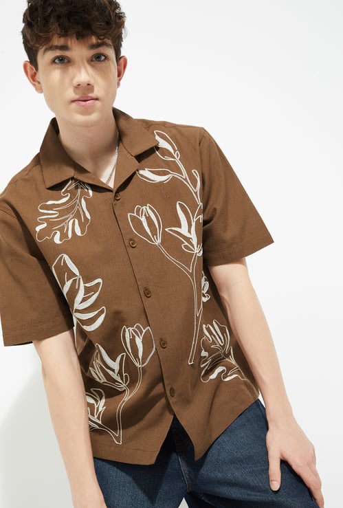 URB_N Men Floral Embroidered Shirt