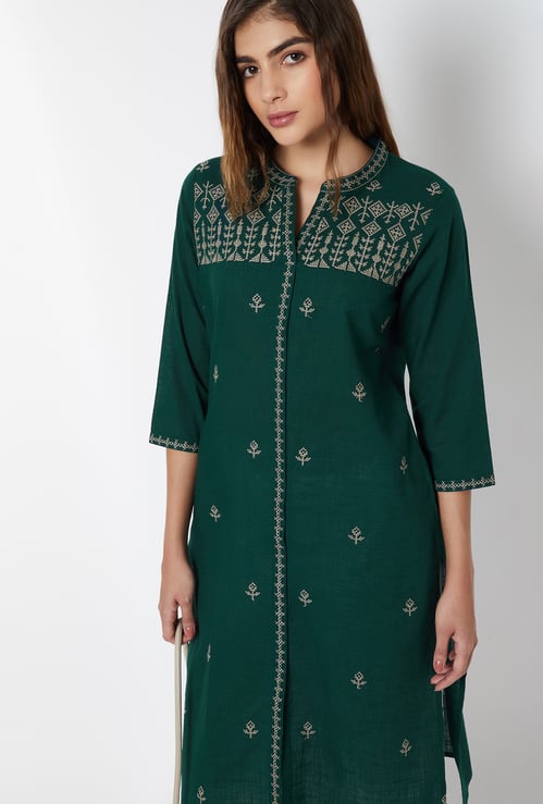 Women Embroidered Straight Kurta