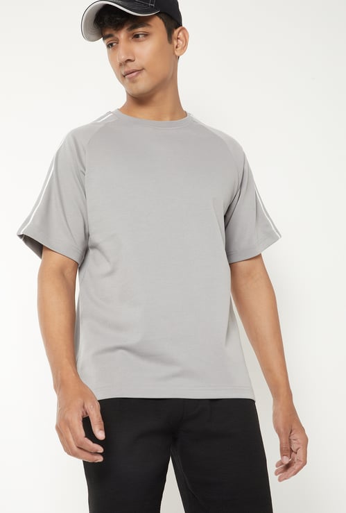 Men Contrast Taping Sports T-shirt