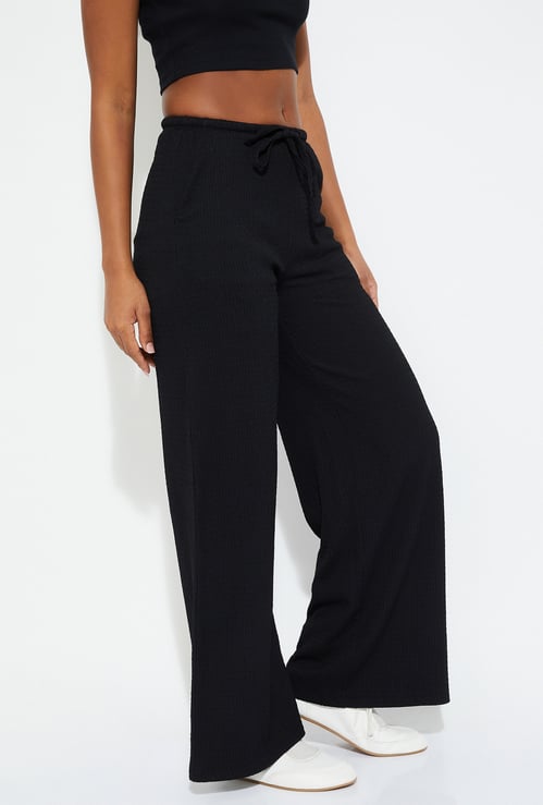 Women Textured Pull-On Wide Leg Trousers