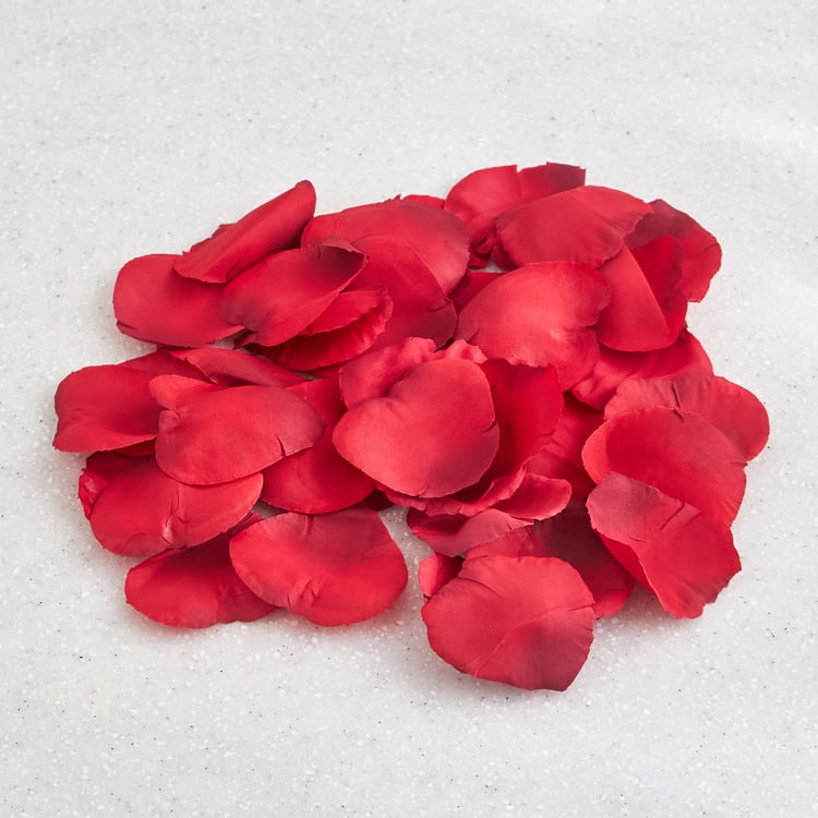Gloria Hover Set of 40 Fabric Floating Rose Petals