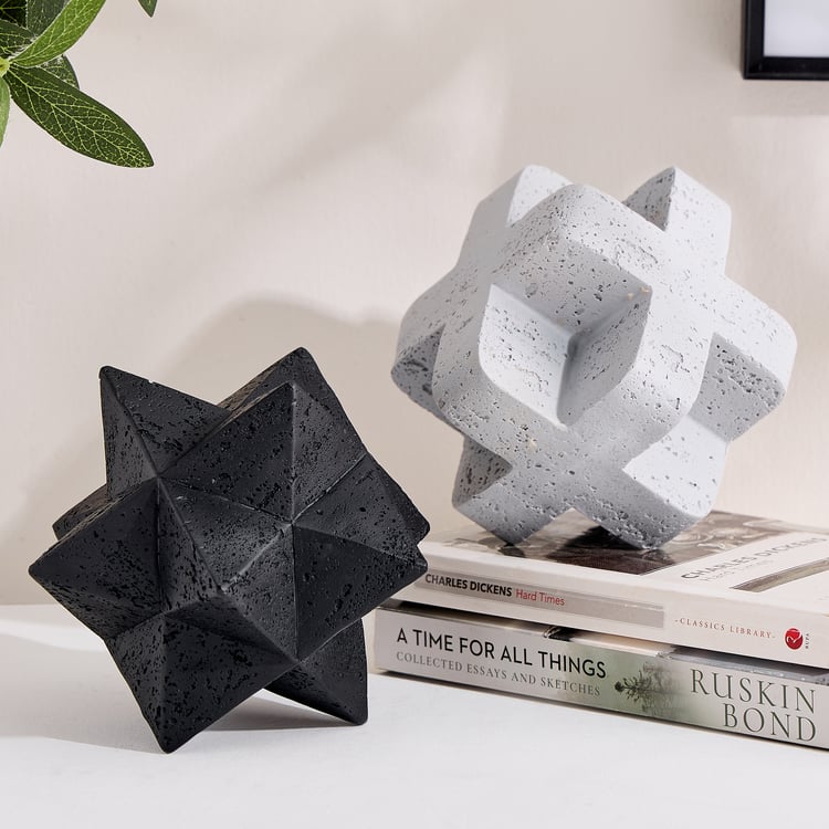 Alloy Deco Polyresin Spike Table Accent