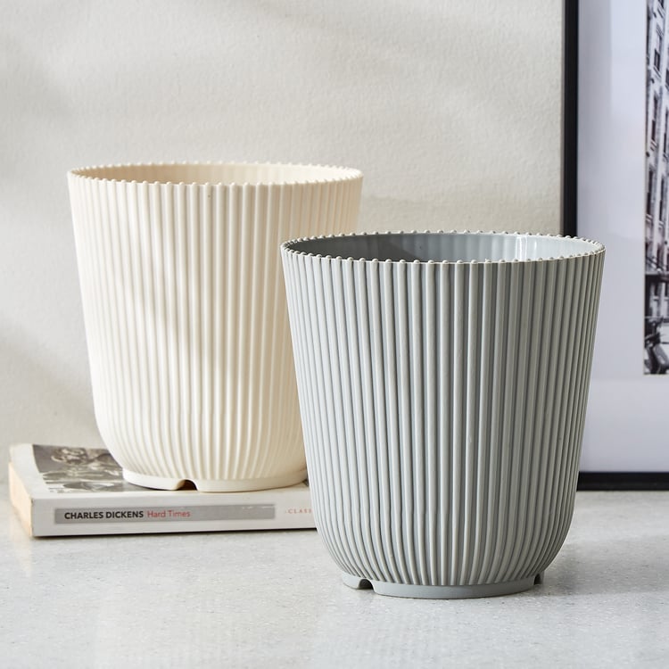 Nomad Viksa Polypropylene Ribbed Planter