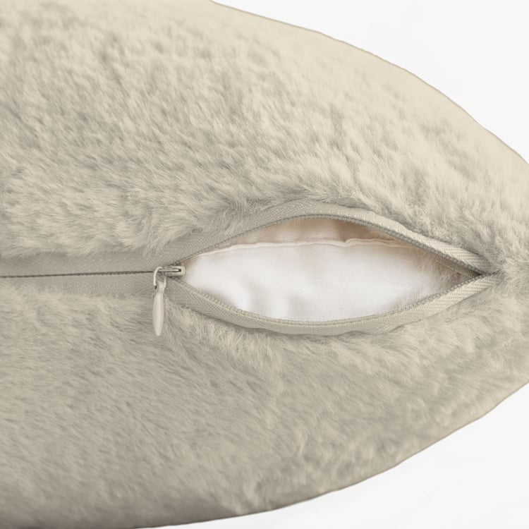 LUXE HOME Set of 2 Fuzzy Cushion Covers - 40x40cm