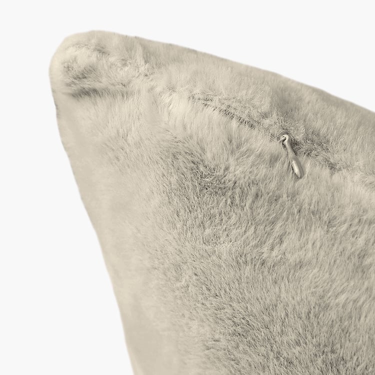 LUXE HOME Set of 2 Fuzzy Cushion Covers - 40x40cm