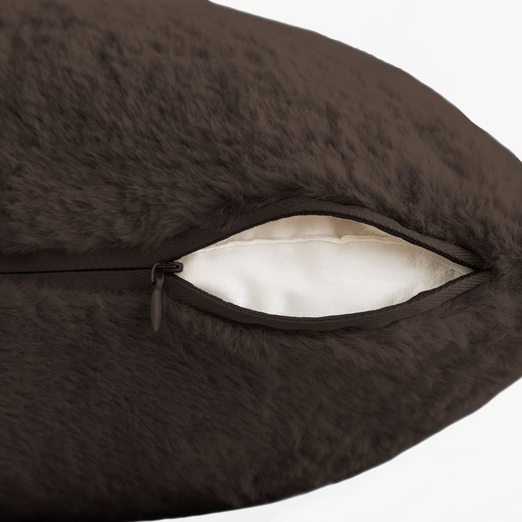 LUXE HOME Set of 2 Fuzzy Cushion Covers - 40x40cm