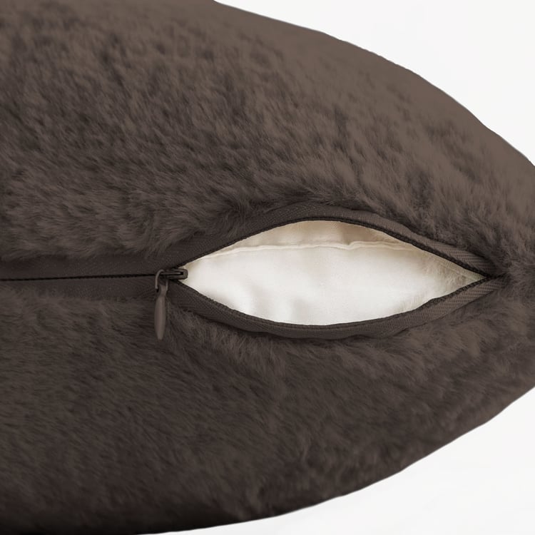 LUXE HOME Set of 2 Fuzzy Cushion Covers - 40x40cm