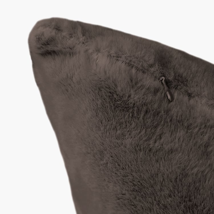 LUXE HOME Set of 2 Fuzzy Cushion Covers - 40x40cm