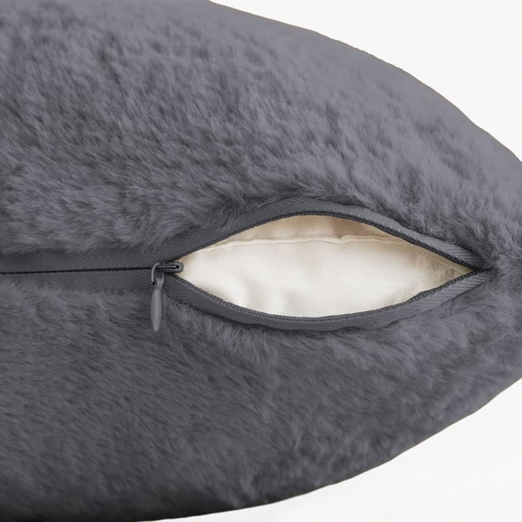 LUXE HOME Set of 2 Fuzzy Cushion Covers - 40x40cm