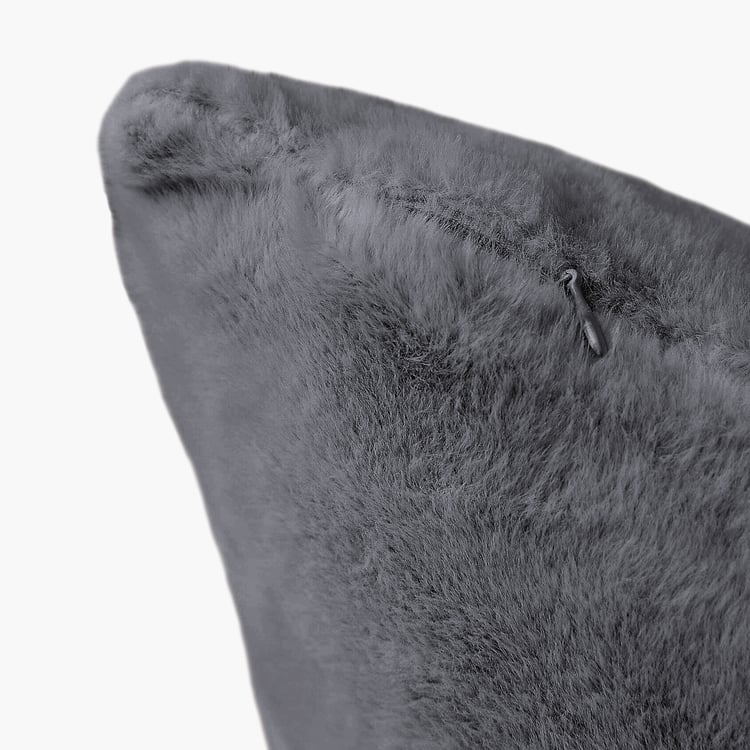 LUXE HOME Set of 2 Fuzzy Cushion Covers - 40x40cm