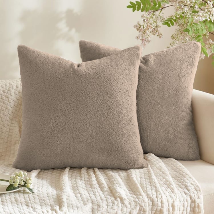 LUXE HOME Set of 2 Fuzzy Cushion Covers - 40x40cm