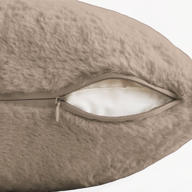 LUXE HOME Set of 2 Fuzzy Cushion Covers - 40x40cm