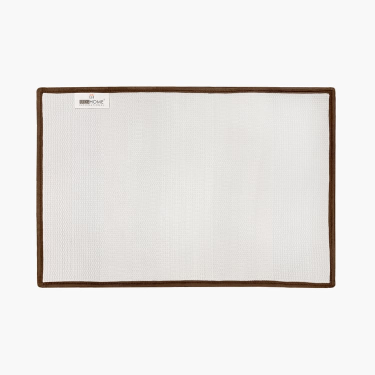 LUXE HOME INTERNATIONAL Microfibre Striped Anti-Slip Bath Mat - 60x40cm