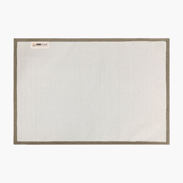LUXE HOME INTERNATIONAL Vegas Microfibre Anti-Slip Bath Mat - 60x40cm