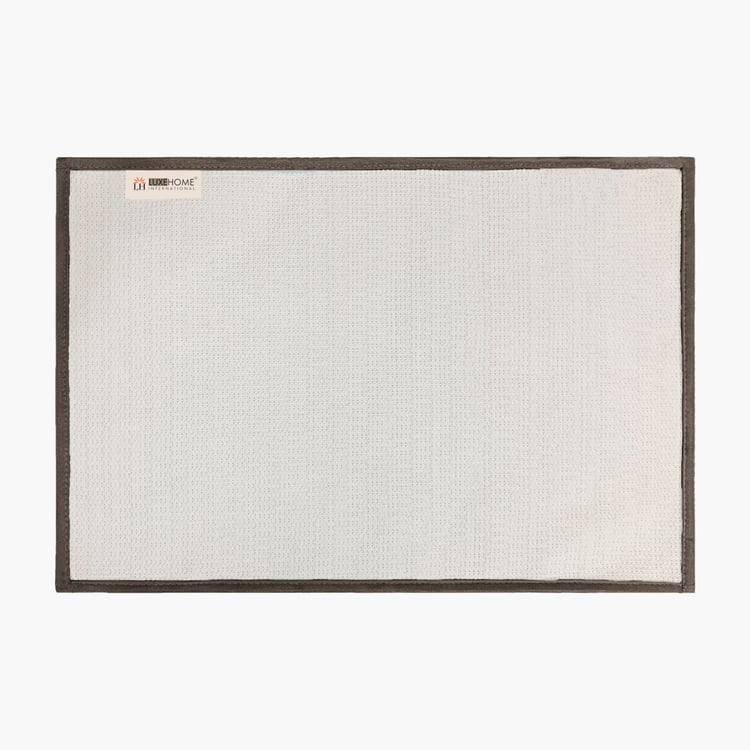 LUXE HOME INTERNATIONAL Vegas Microfibre Anti-Slip Bath Mat - 60x40cm