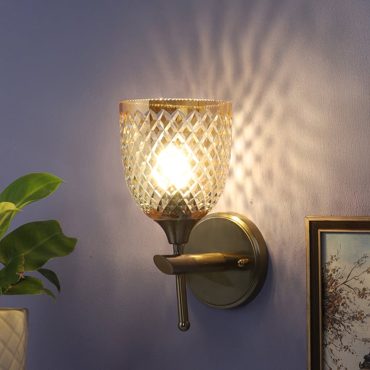 VEDAS Imperial Glass Diamond Patterned Wall Light