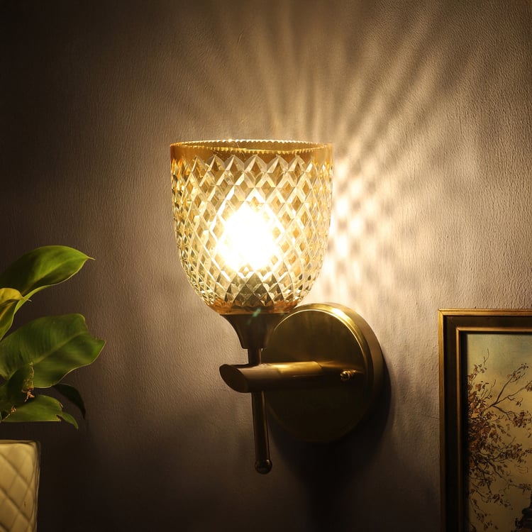 VEDAS Imperial Glass Diamond Patterned Wall Light