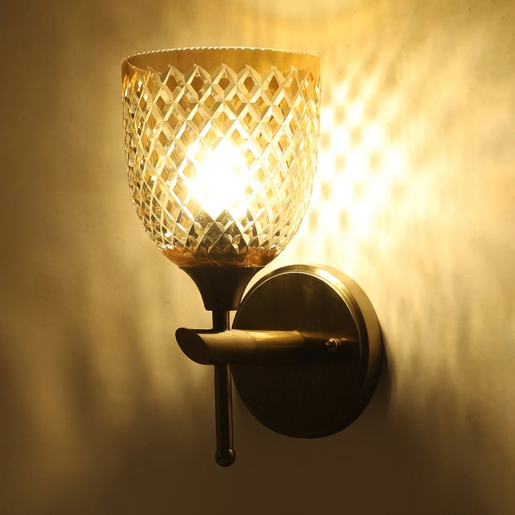 VEDAS Imperial Glass Diamond Patterned Wall Light