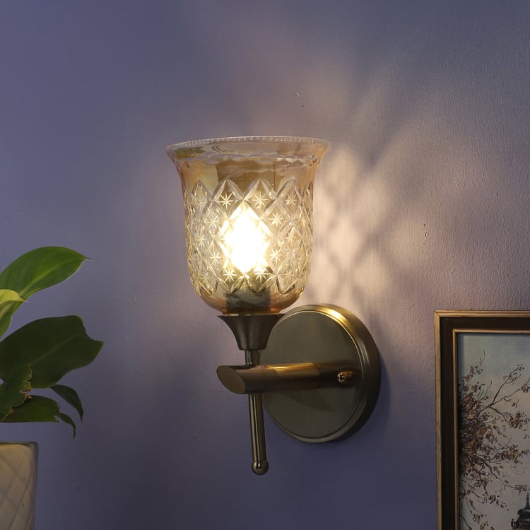 VEDAS Imperial Glass Patterned Wall Light