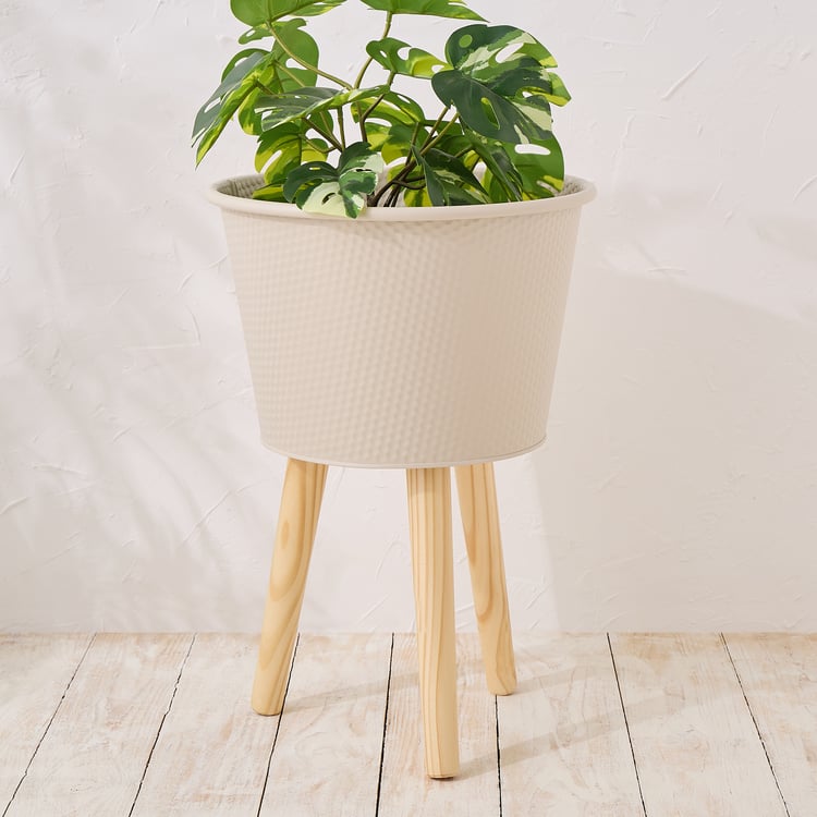 Nesta Rustica Metal Floor Planter with Legs