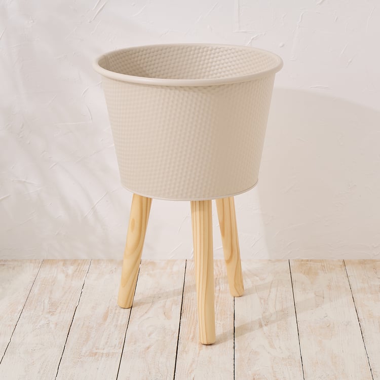 Nesta Rustica Metal Floor Planter with Legs