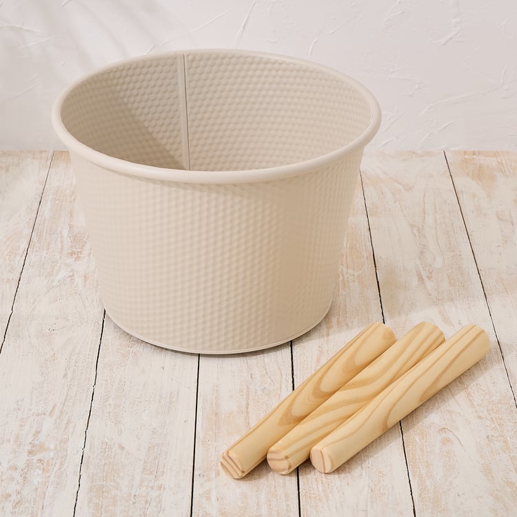 Nesta Rustica Metal Floor Planter with Legs