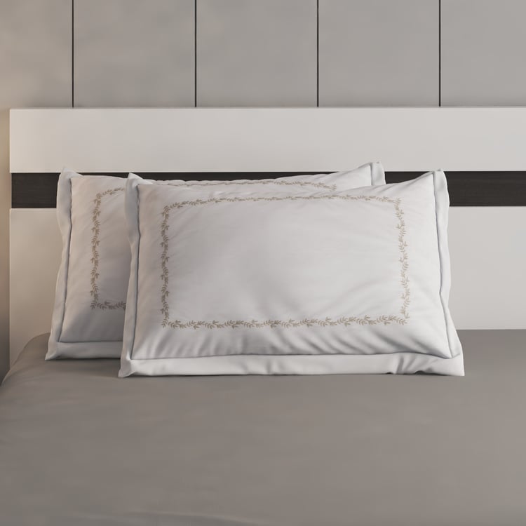 Hotel Luxe Wreath Set of 2 Embroidered Pillow Covers - 70x45cm