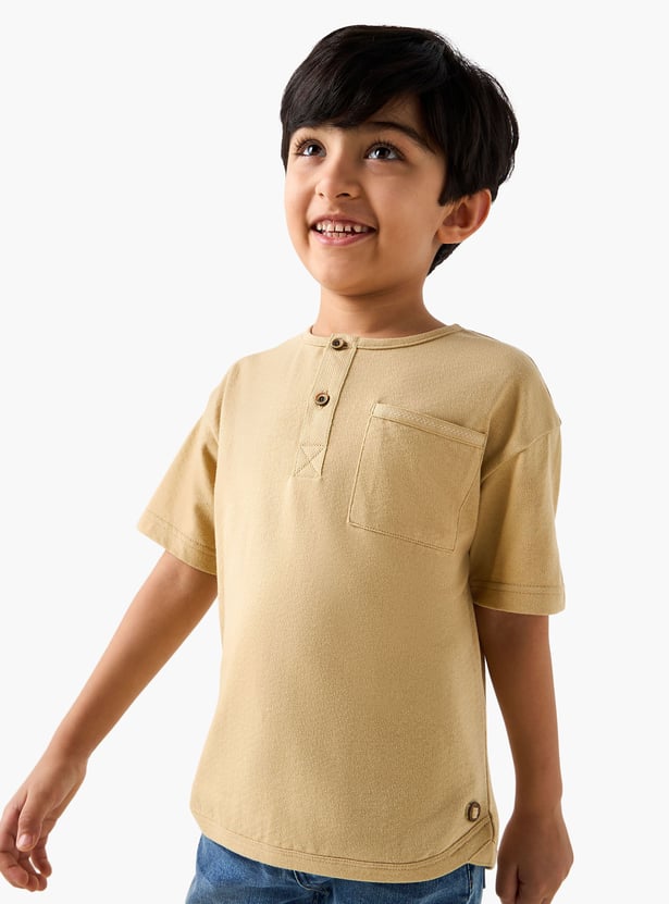 Juniors Textured Henley Neck T-shirt with Short Sleeves