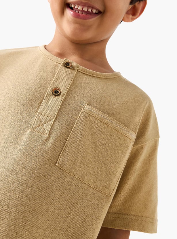 Juniors Textured Henley Neck T-shirt with Short Sleeves