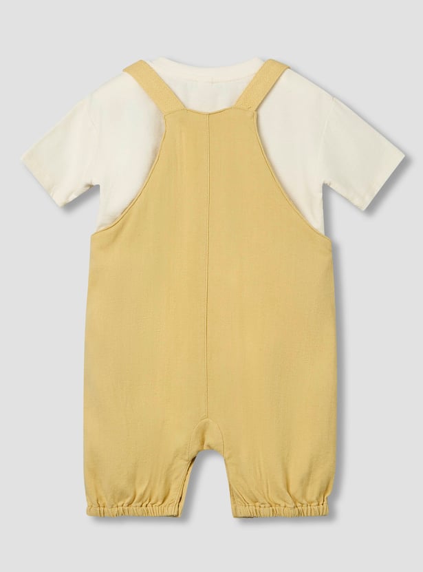 Giggles Solid T-shirt and Dungaree Set
