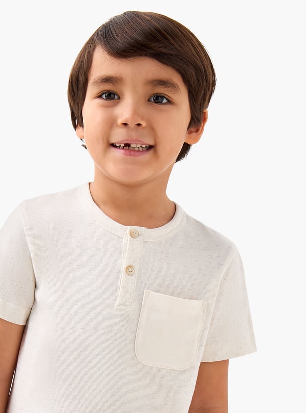 Juniors Textured T-shirt