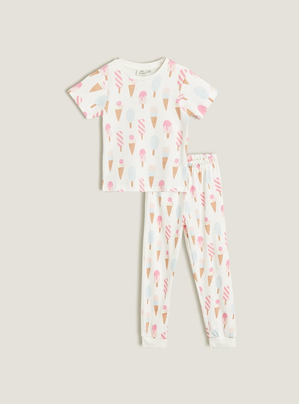 Juniors Printed T-shirt and Joggers Set