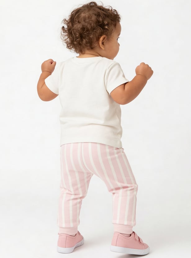Juniors Printed T-shirt and Joggers Set