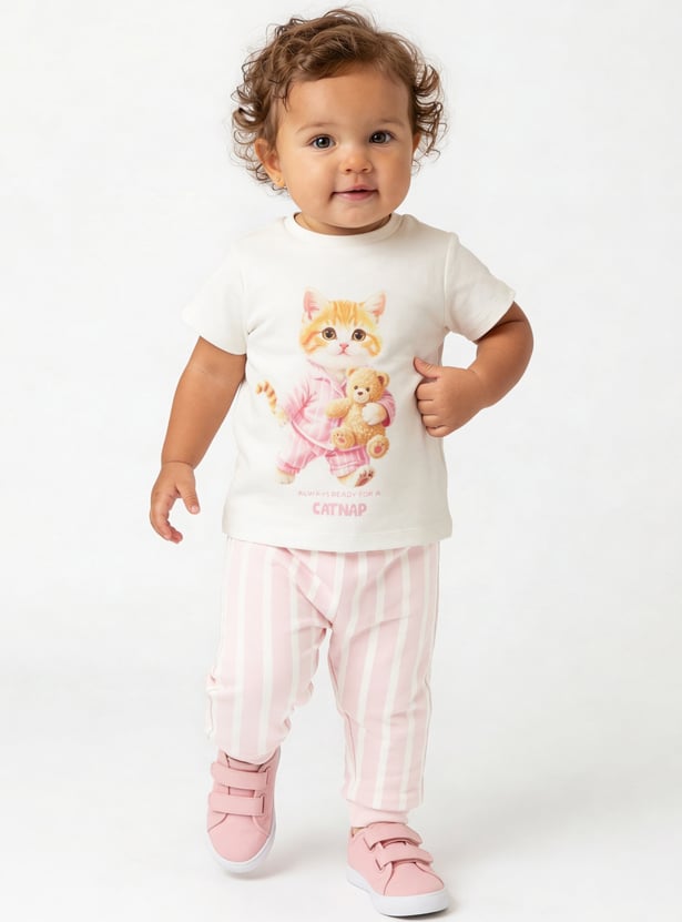 Juniors Printed T-shirt and Joggers Set