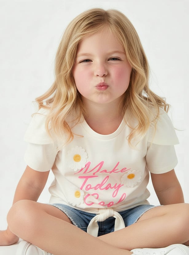 Juniors Floral Applique T-shirt