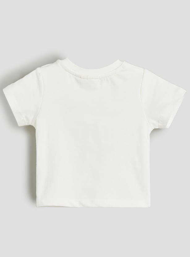 Juniors Graphic Printed T-shirt
