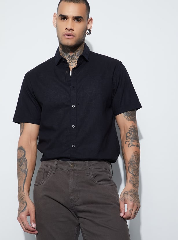 FAME FOREVER Solid Slim Fit Shirt