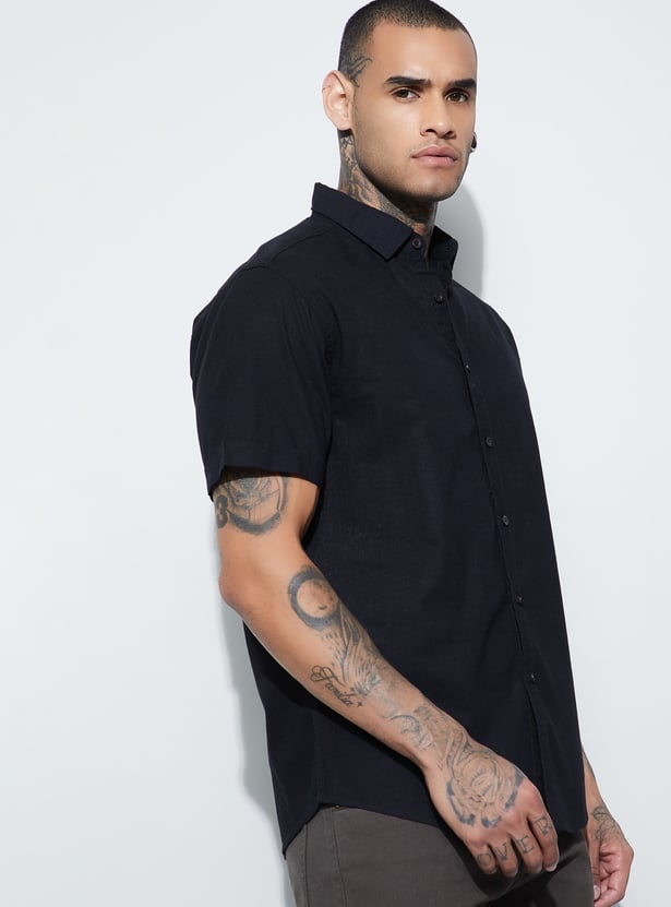 FAME FOREVER Solid Slim Fit Shirt