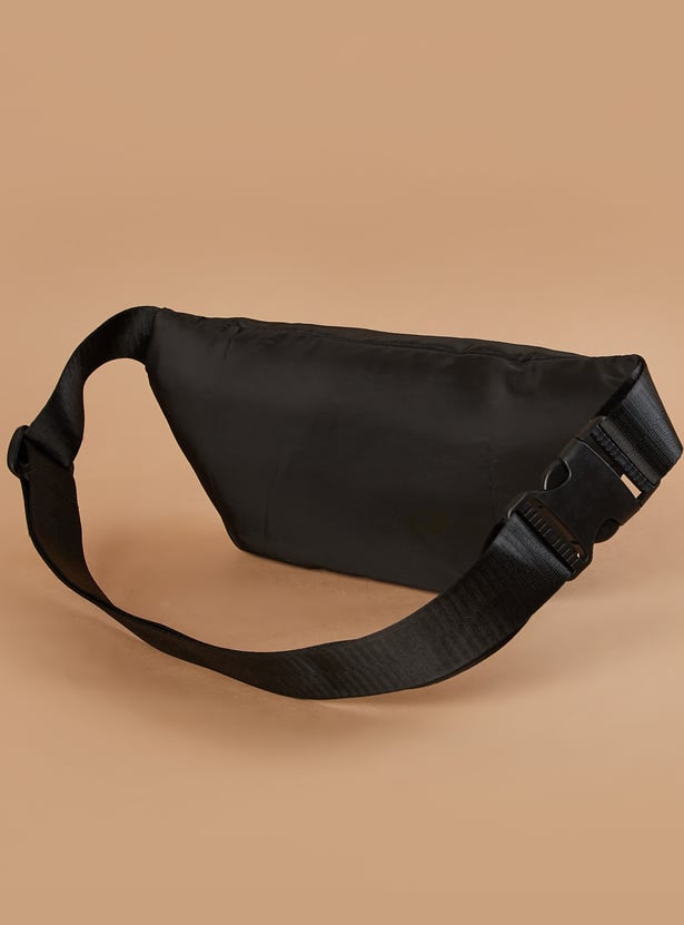 FAME FOREVER Solid Waist Bag