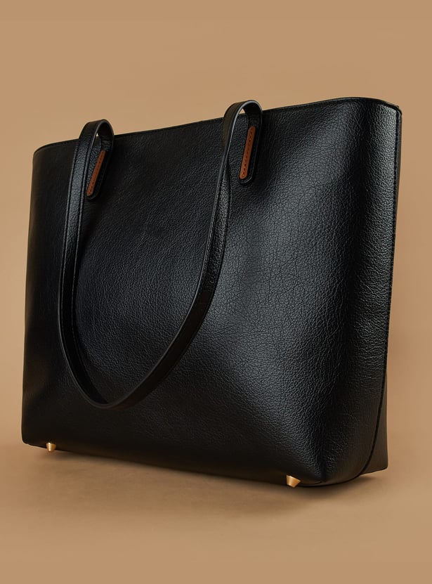 GINGER Textured Shoulder Bag