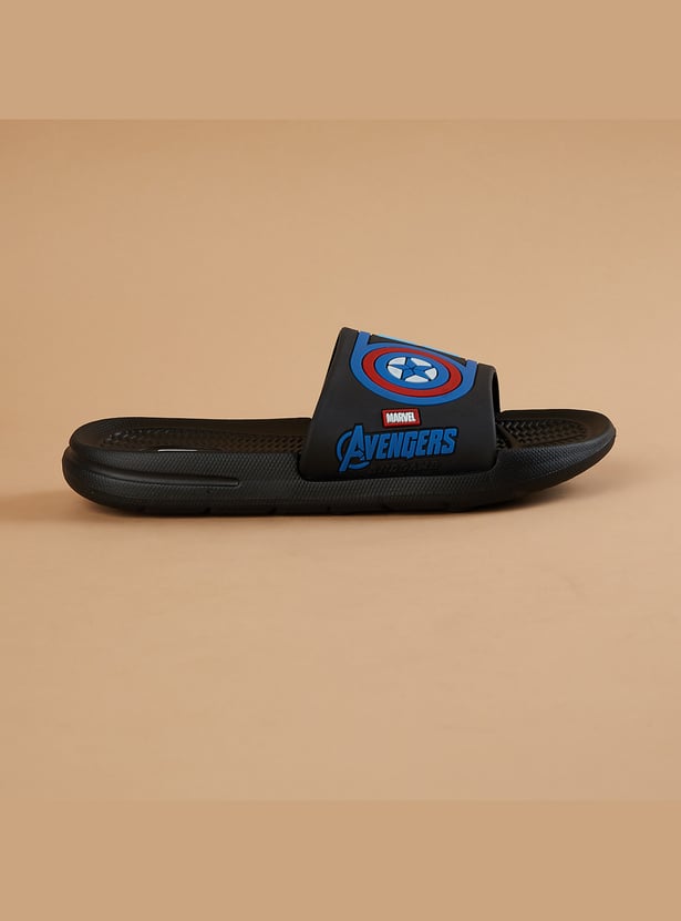 FAME FOREVER Boys Captain America Sliders