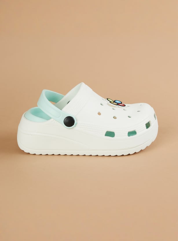 FAME FOREVER Girls Charm-Detailed Clogs