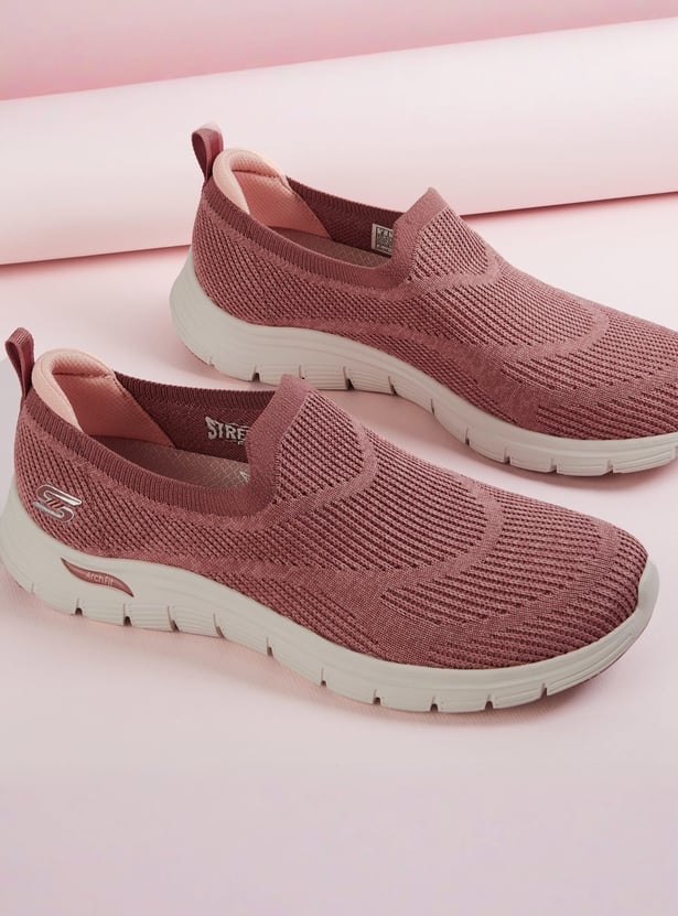 SKECHERS Arch-Fit Vista Inspiration Mesh Knit Slip-On Sports Shoes